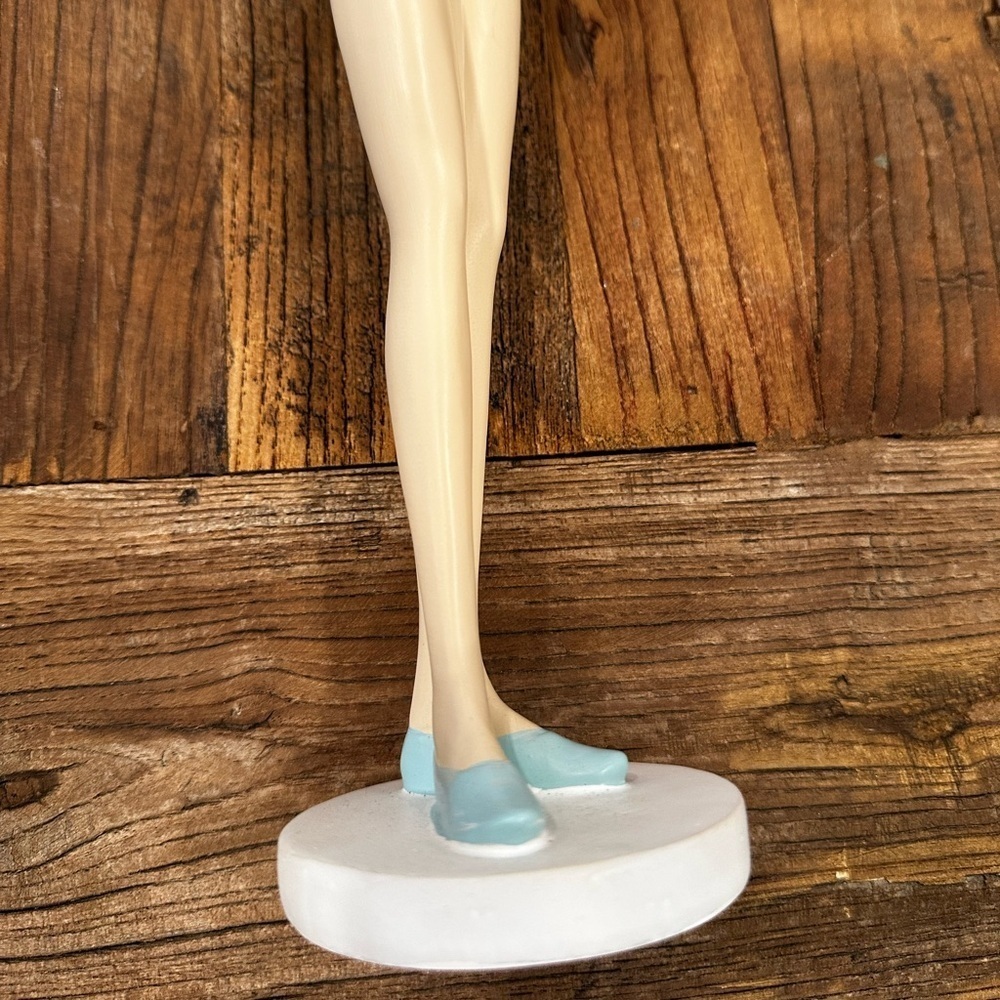 Elegant Figurine with Blue Accents - Picture 3 of 5